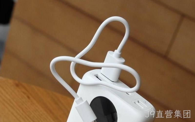 多口氮化镓充电器成出行标配 J9直营集团GaN器件助推140W桌面快充升级